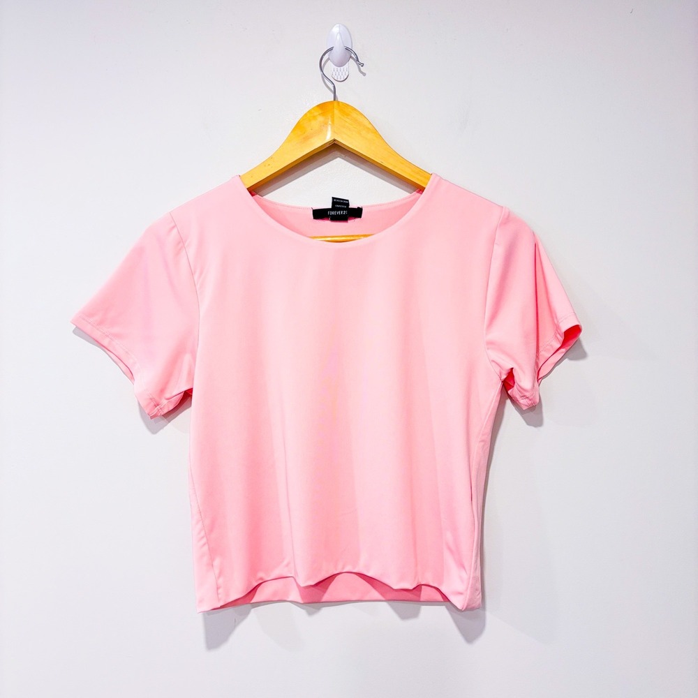 FOREVER 21 Pink cropped stretch t-shirt | Barbiecore pastel | X-Large